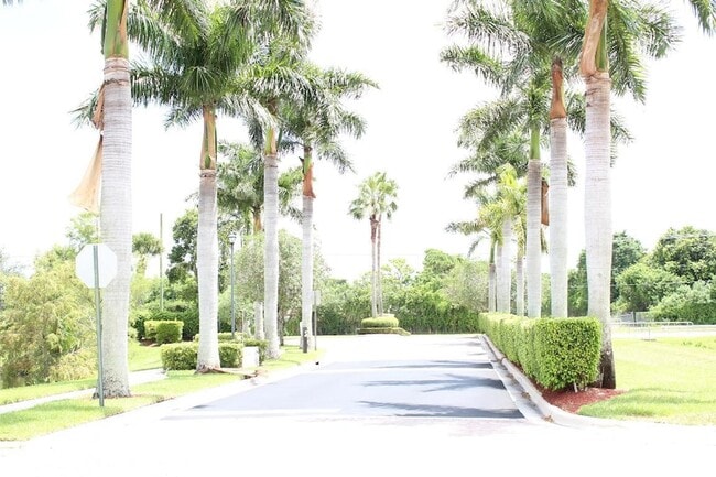 Building Photo - 149 Gramercy Square Dr