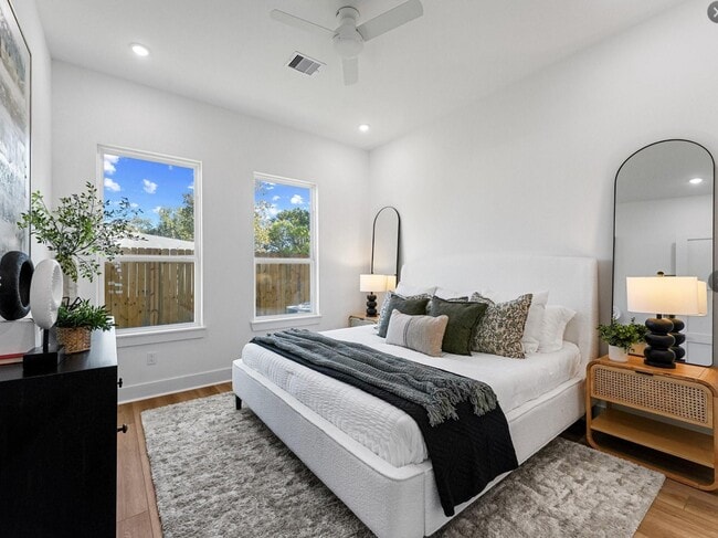 Building Photo - 8322 Williamsdell St