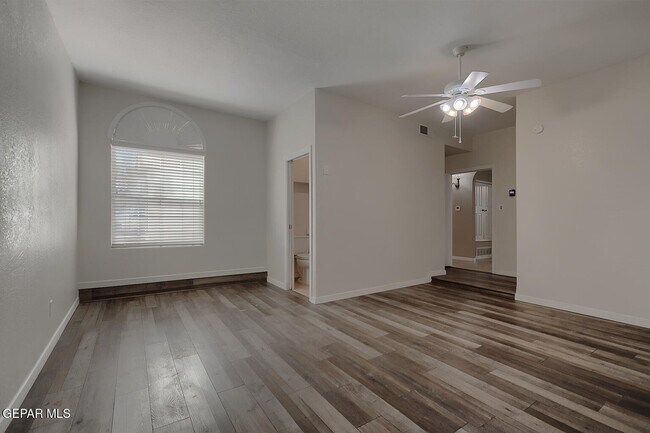 Building Photo - 6030 Laguna Vista Dr