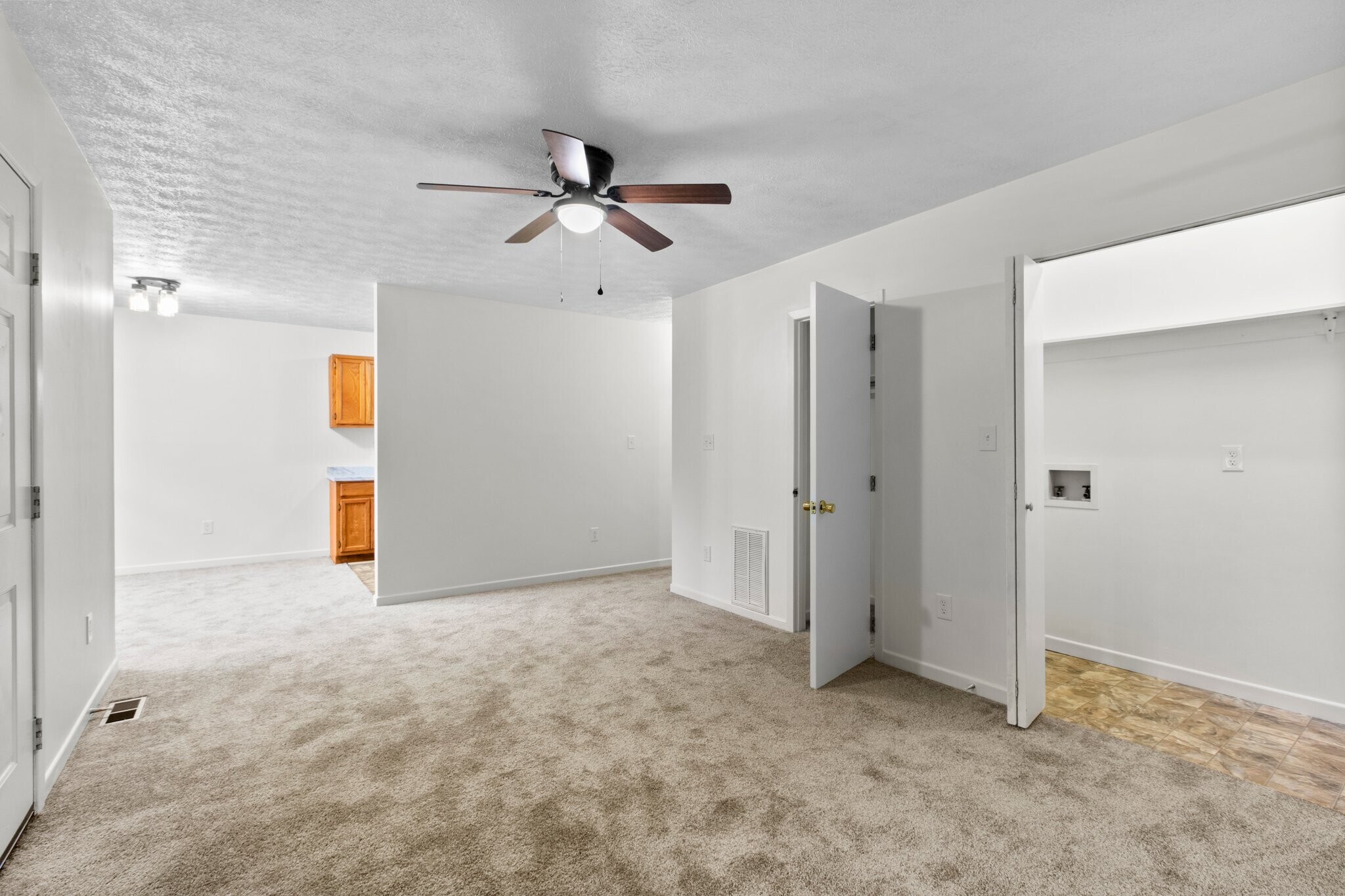 Building Photo - 3 W Rosecrest St