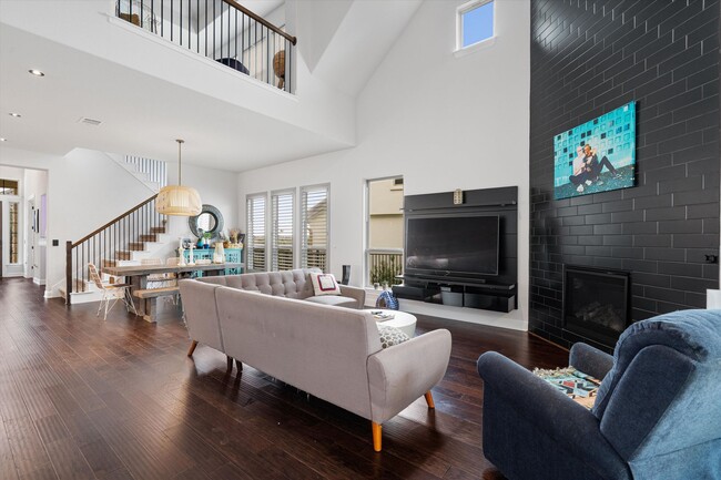 Building Photo - Stunning 4-Bedroom Home in Northwest Austi...