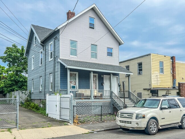 Primary Photo - 16 Jones Ave