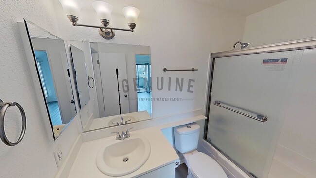 Building Photo - 2 Bedroom- Two Story - Updated Townhome in...