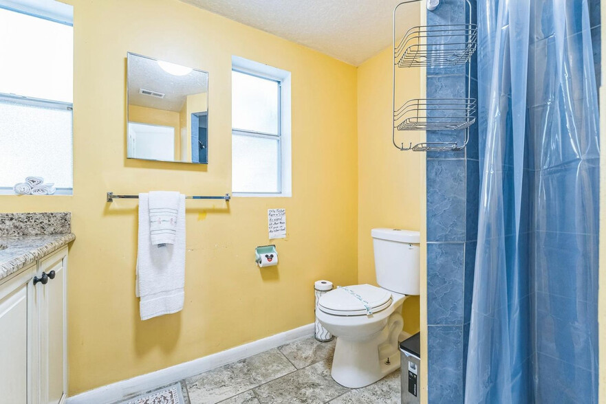 Building Photo - 7901 Lois Mae Ct