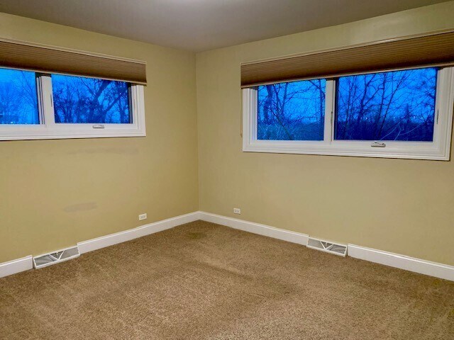 Building Photo - 11 Woodridge Dr