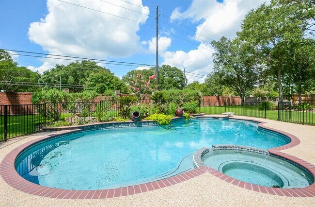 Building Photo - 13707 Cypress Pond Cir