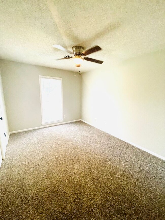 Building Photo - ** 4 Bed 2 Bath located in Brentwood ** Ca...