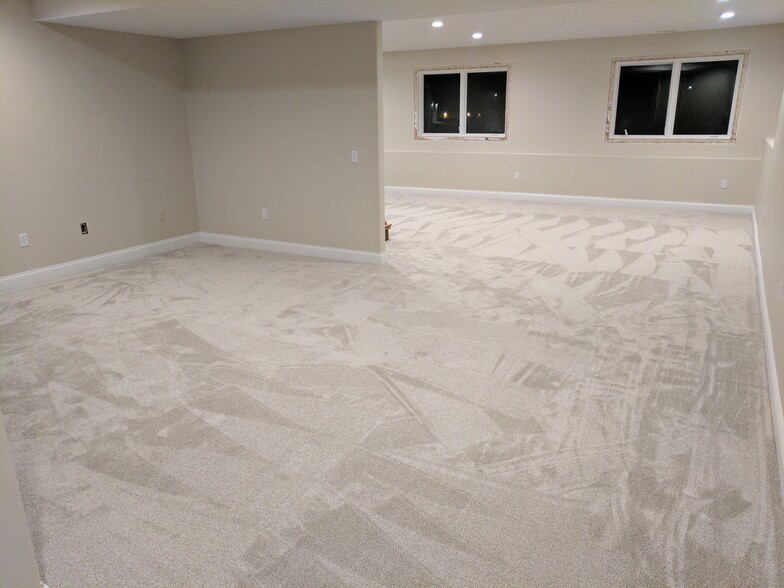 Building Photo - 306 Southwest Carriage Drive
