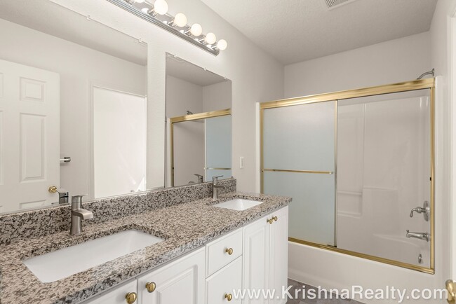 Building Photo - Charming 3 BD* 2.5 BA* Single Family Home ...