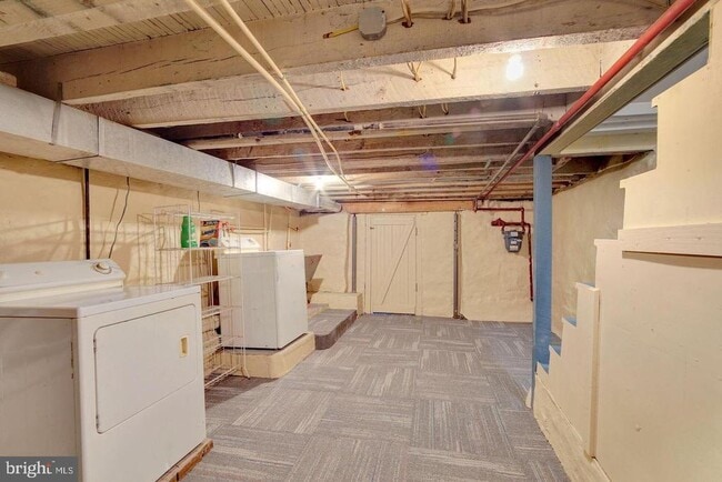 Building Photo - 2513 S Percy St