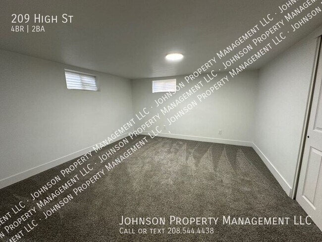 Building Photo - 209 High St