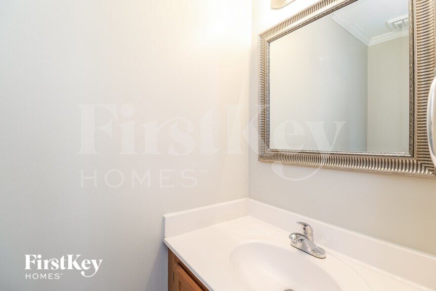 Building Photo - 1302 Sweetgum Ln