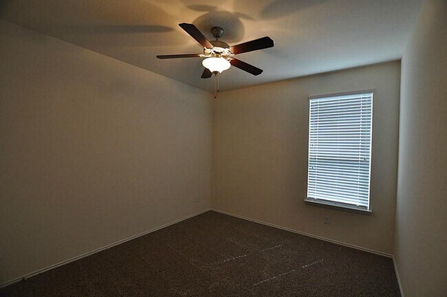 Building Photo - 23607 Legano Dr