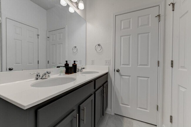 Building Photo - 6502 Arden Fls Dr