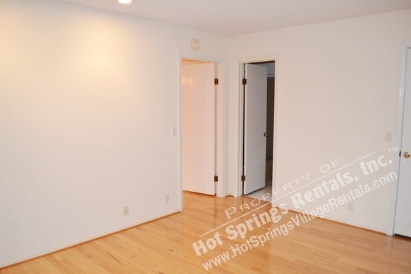 Building Photo - Cozy & Convenient | 2-Bedroom Home Near Ca...