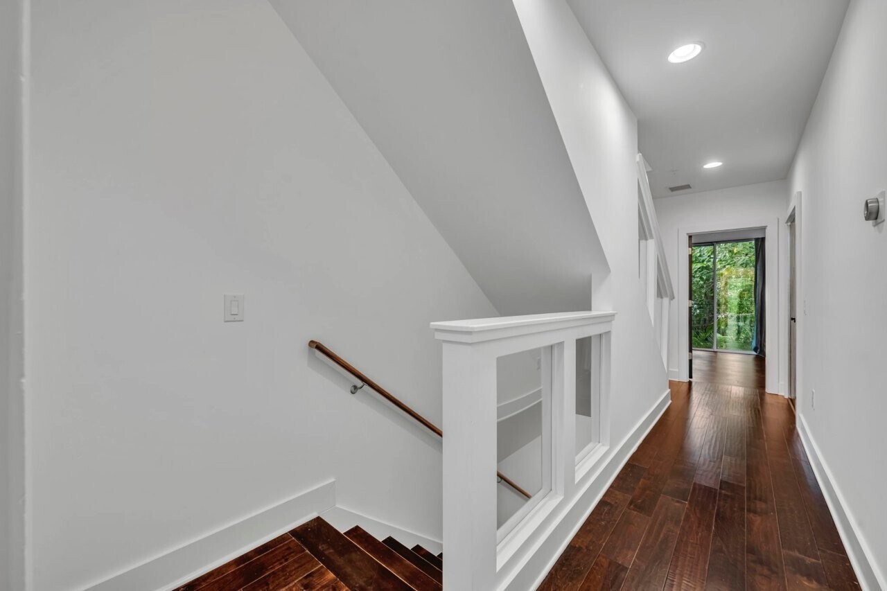 Second Floor - 438 W Swoope Ave