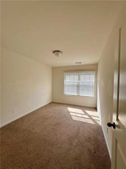 Building Photo - 6410 Kennonbriar Ct