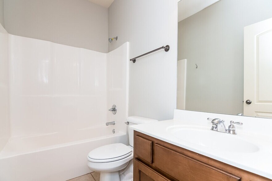 Building Photo - 3317 Champion Hills Dr