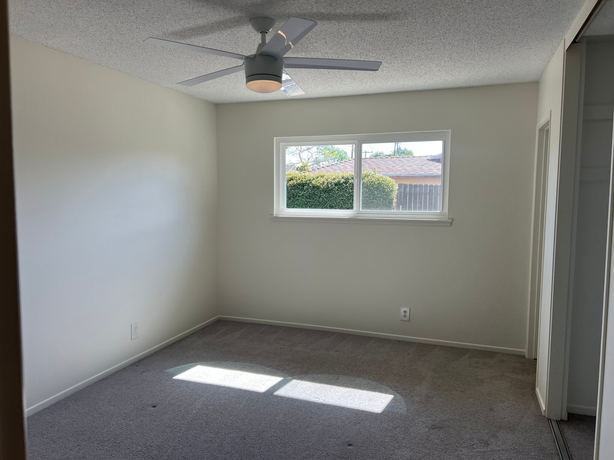 Building Photo - 7548 Newport Dr