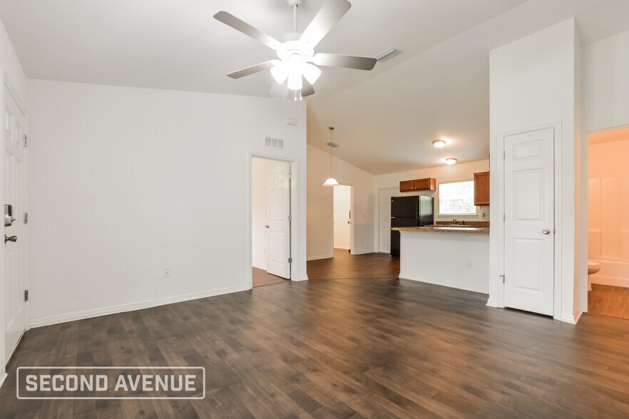 Building Photo - 15905 SW 52nd Ave Rd