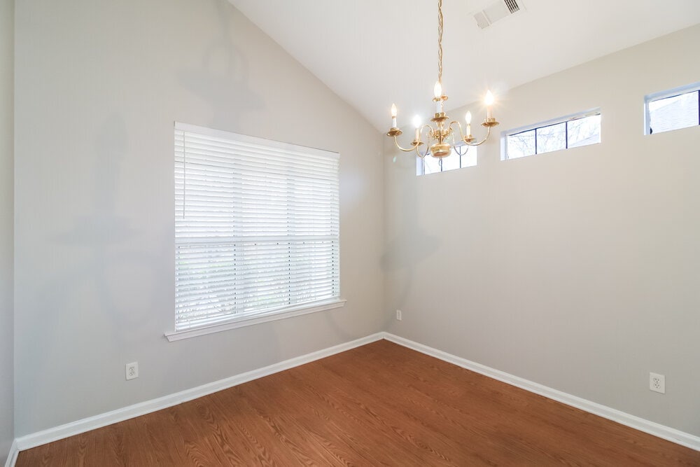 Building Photo - 537 Anglewood Trace