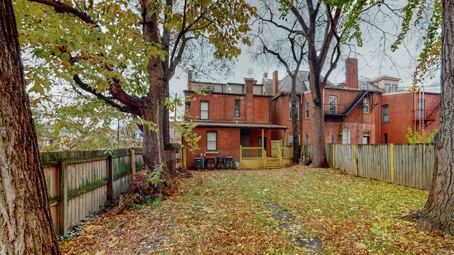 Building Photo - 1355 S Brook St