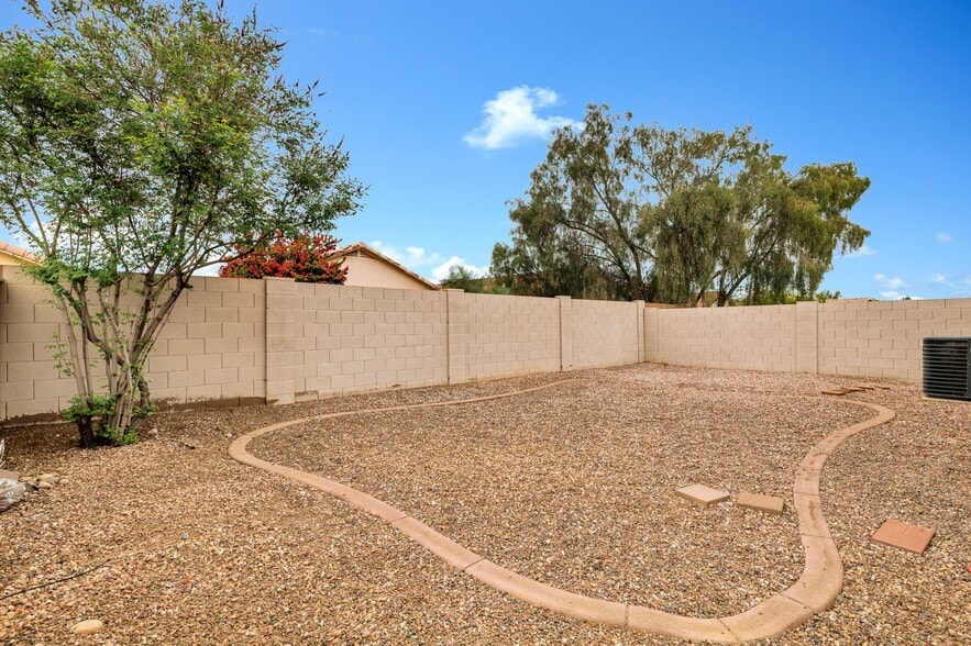 Building Photo - 14958 W Port Au Prince Ln