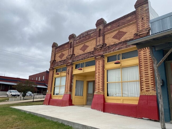 Building Photo - 202 N Commerce Street