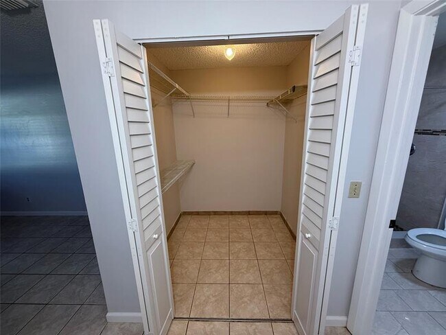 Building Photo - 2451 SW 86th Ave