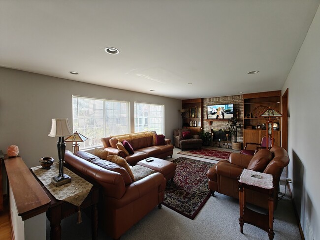 Building Photo - 3389 Ohara Terrace
