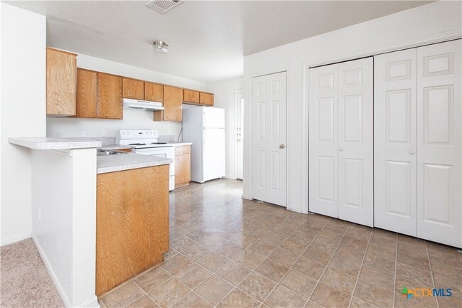 Building Photo - 4207 Primrose Dr