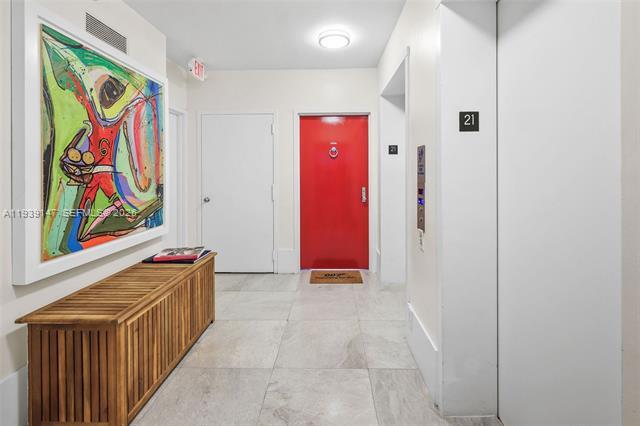 Building Photo - 1541 Brickell Ave