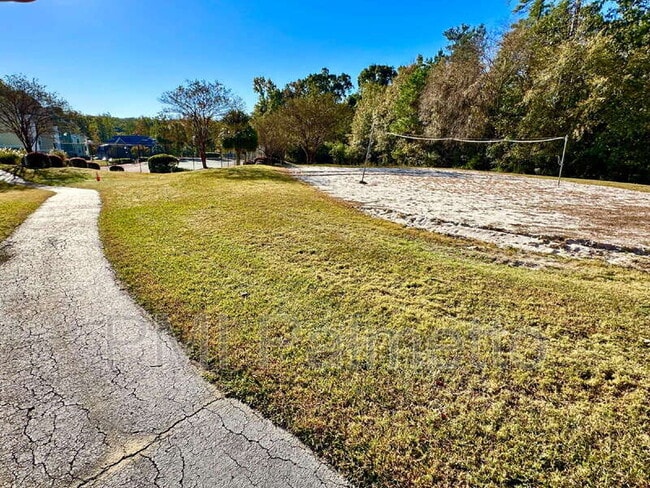 Building Photo - 120 Breezes Dr