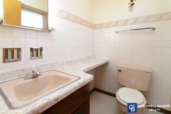 Building Photo - 1551 Sibley Blvd