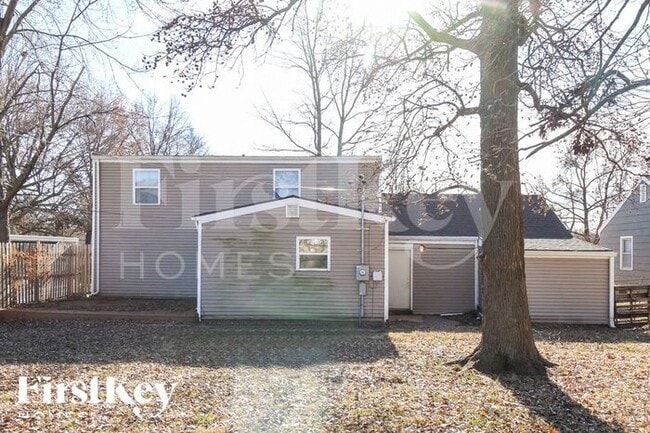 Building Photo - 3106 NE 56th St
