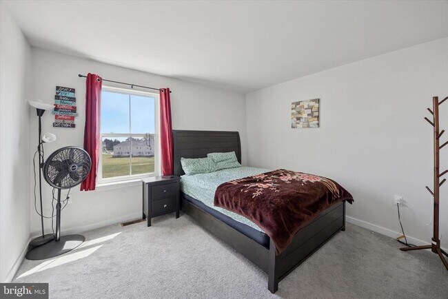 Building Photo - 68 Painters Wy