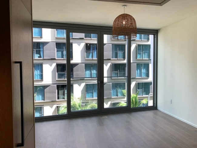 Building Photo - New Koula STUDIO