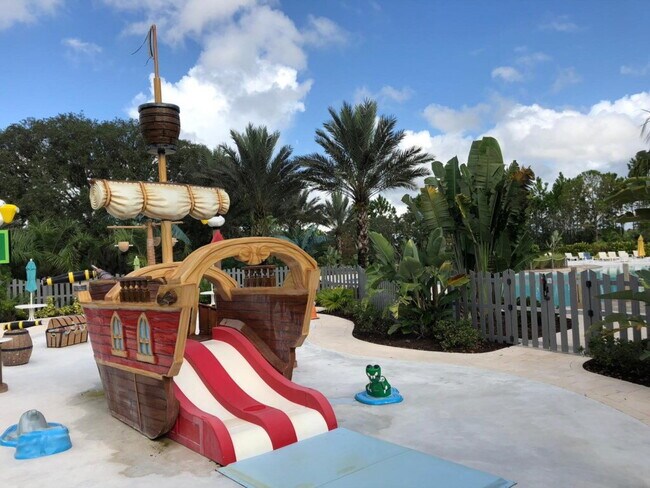 Building Photo - Welcome home to this gorgeous 4 bed 4 bath pool home!