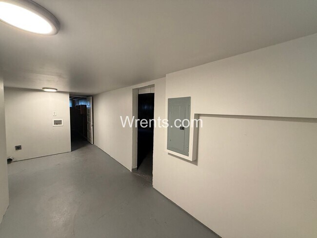 Building Photo - Charming South Hill Home with Flexible Living Space - Coming soon!