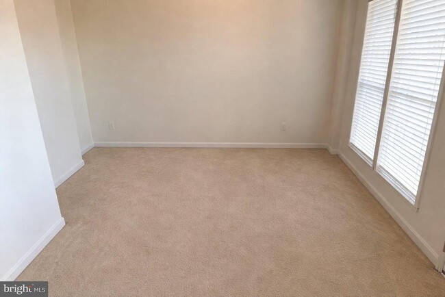 Building Photo - 41859 Cinnabar Square