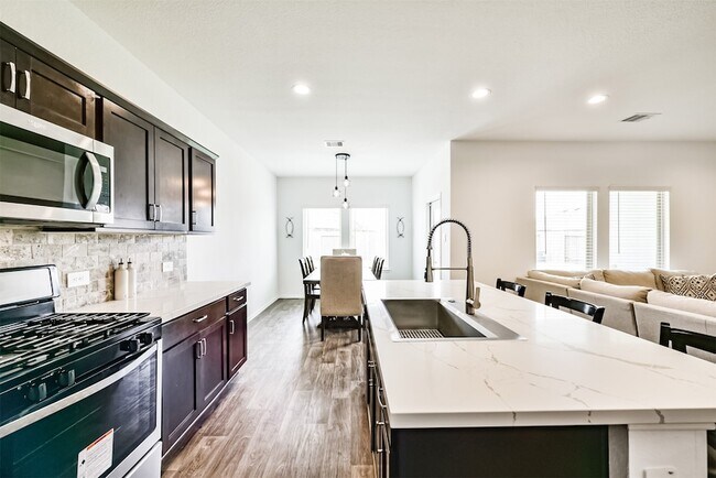 Building Photo - 21223 Riverdew Dr