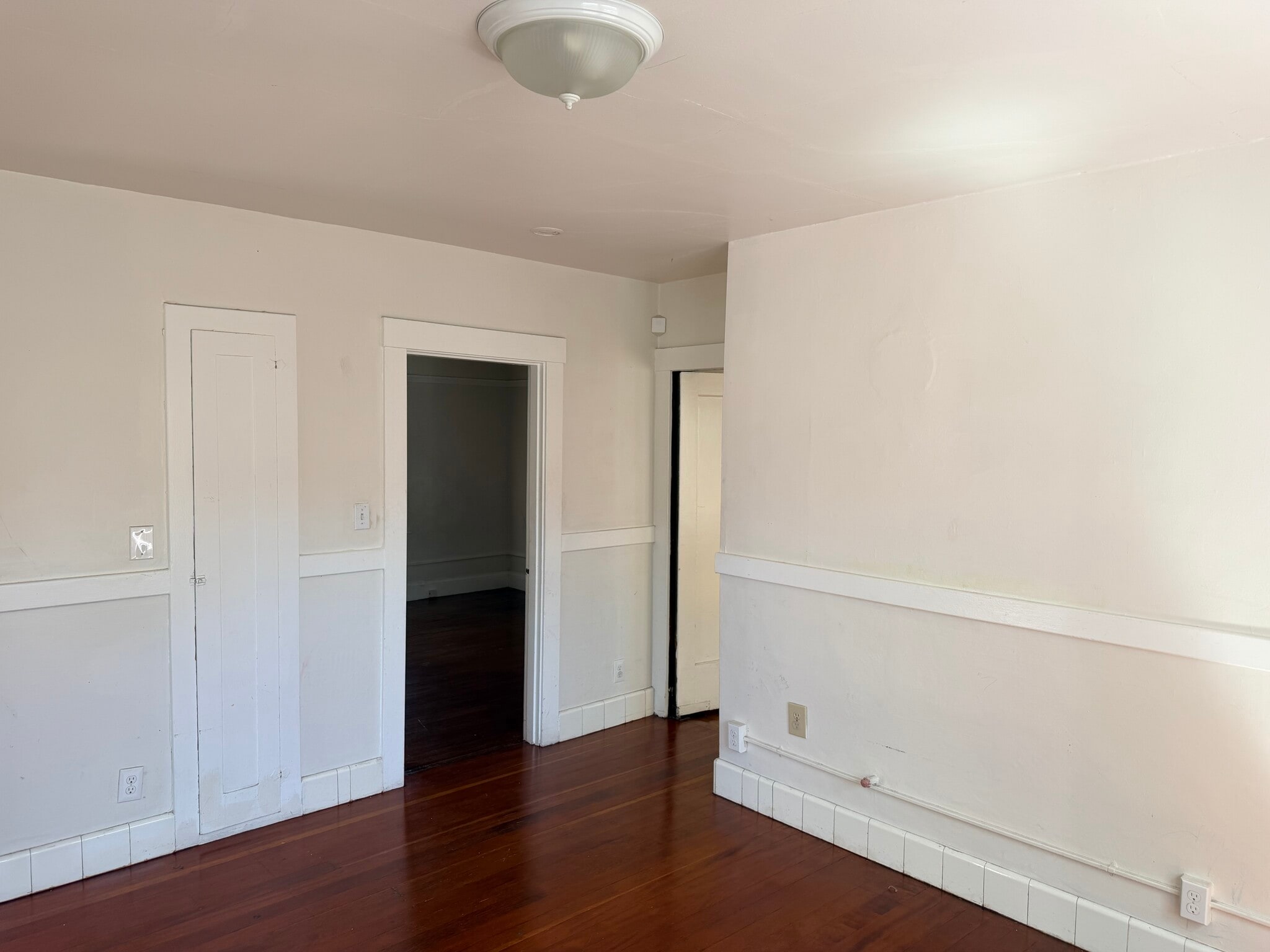 Building Photo - 515 Davis St