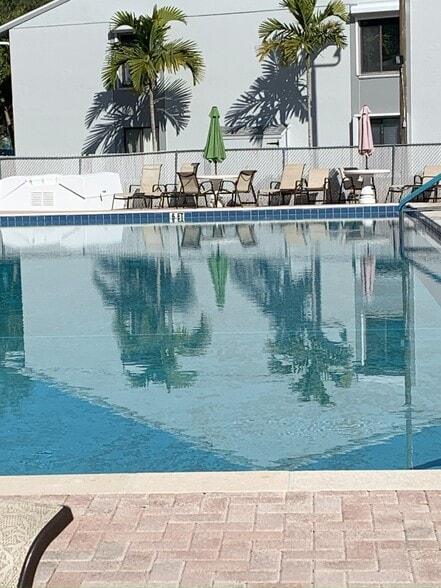 Spacious lap pool in Fort Myers - 9570 Green Cypress Ln