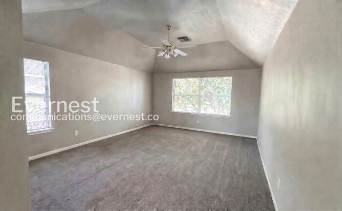 Building Photo - 6411 Sparrows Glen Ln