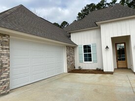 Building Photo - 222 Oak Alley Dr
