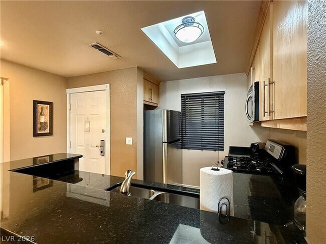 Building Photo - 210 E Flamingo Rd