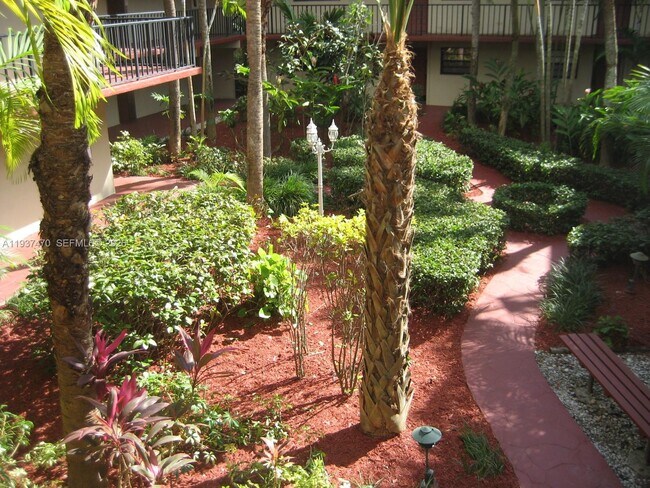 Building Photo - 10855 SW 112th Ave