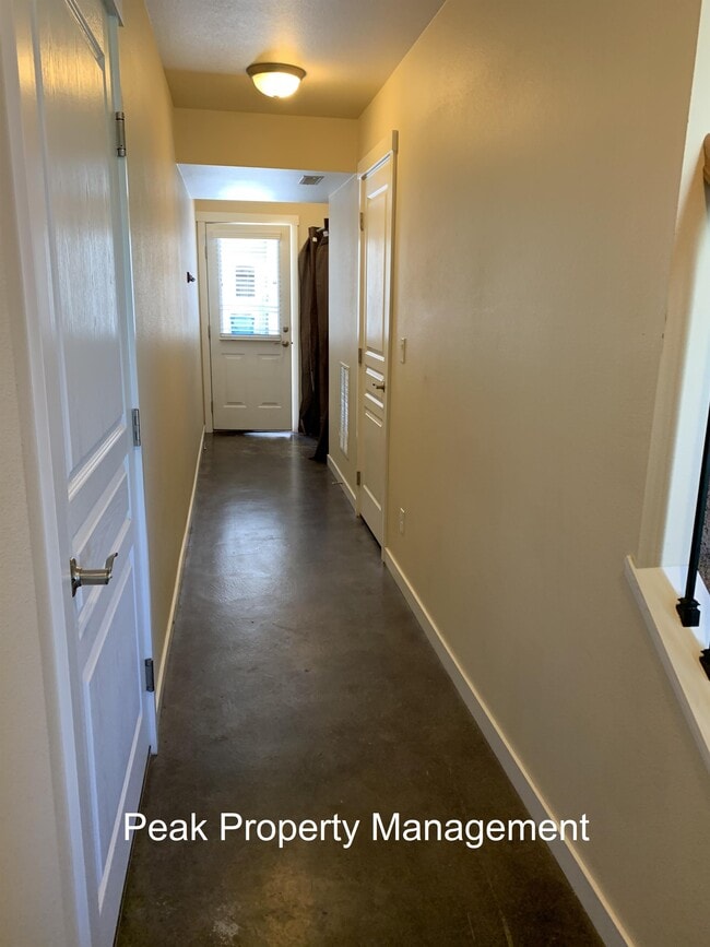 Building Photo - 8786 W Pine Valley Ln