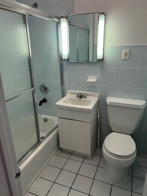 Building Photo - 419 5th St