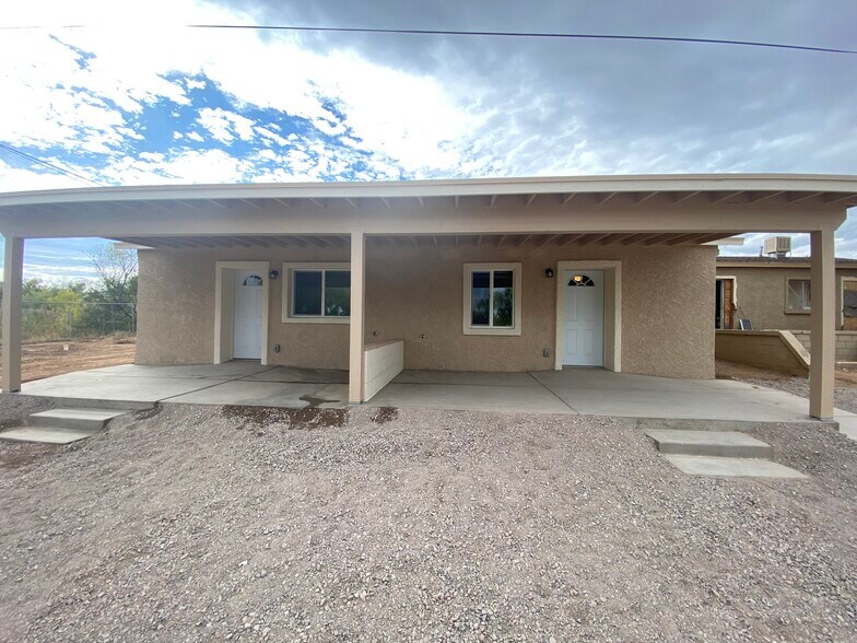 Building Photo - 1001 Elledge Dr